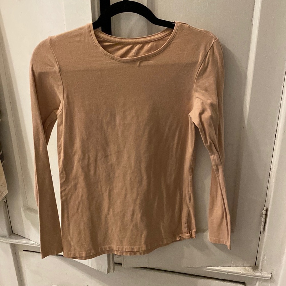 Simple peachy-pink long sleeve. Good basic for layering.